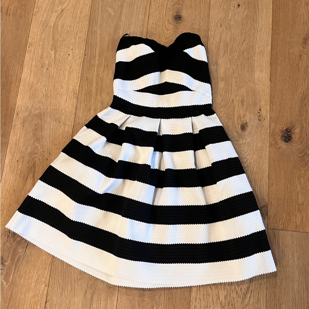 Women’s dress